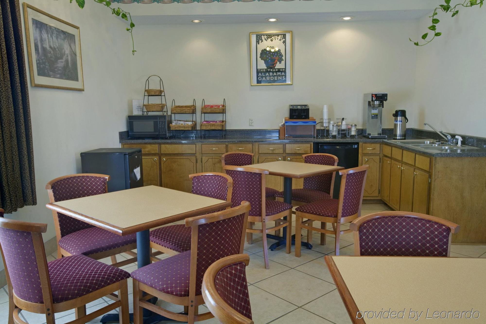 Americas Best Value Inn - Monroeville Restaurace fotografie