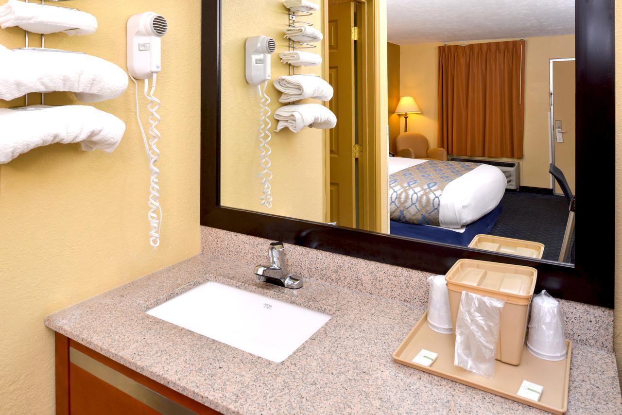 Americas Best Value Inn - Monroeville Exteriér fotografie